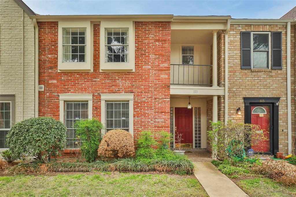 Property photo for 1113 Country Place Drive, Houston, TX
