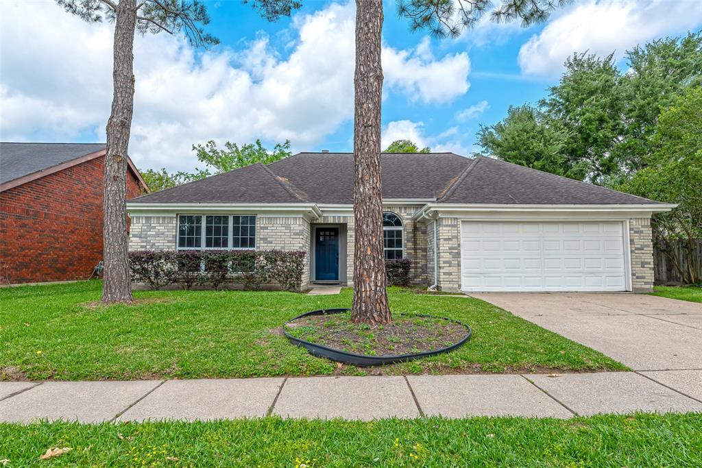 Property photo for 4706 Wynnview Drive, Friendswood, TX